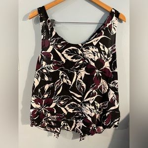 Lightweight tank with open back